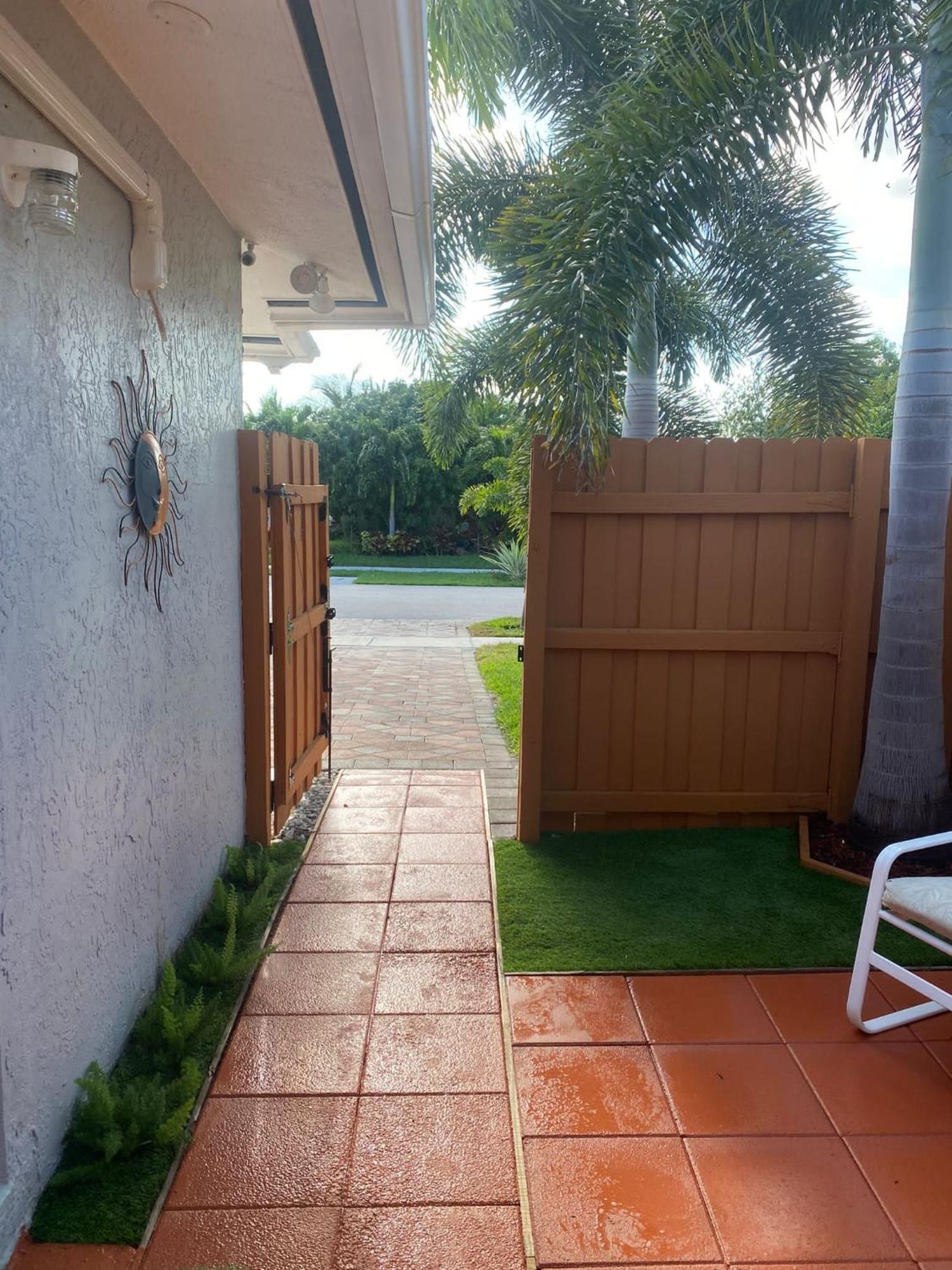 Cozy Guest Room Pompano Beach Exterior photo