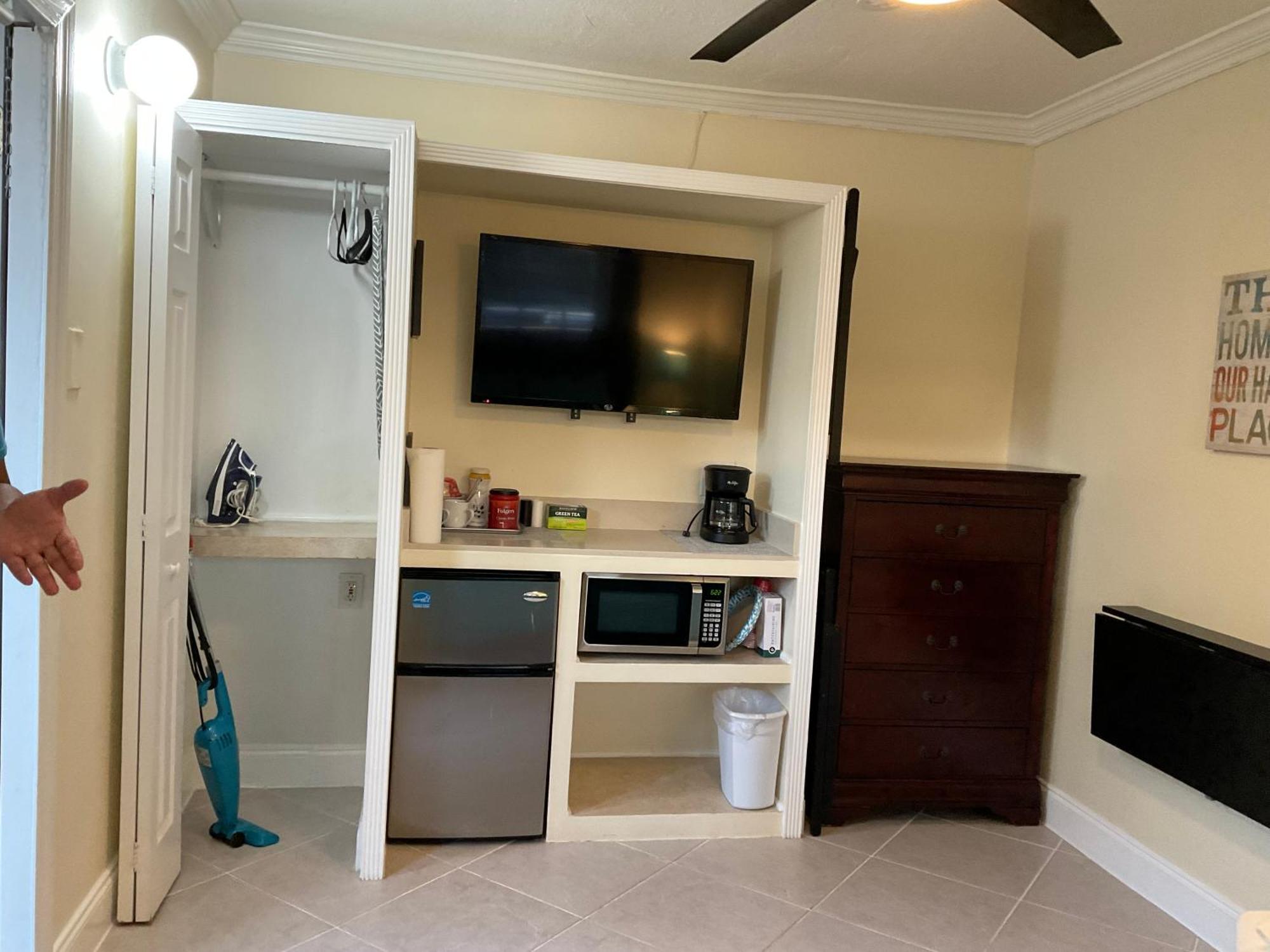 Cozy Guest Room Pompano Beach Exterior photo